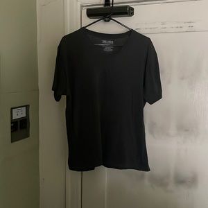 Gray Medium V-neck T-shirt.  Brand: Jordan Craig